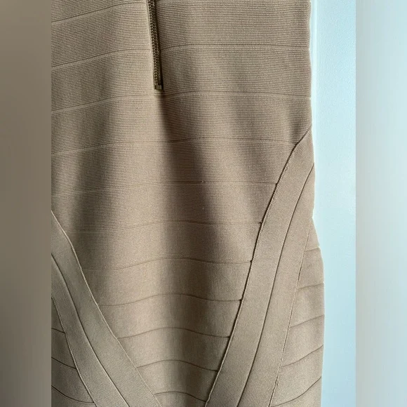Bebe Off Shoulder Bandage Stretch Short Bodycon Mini Dress in Beige size… - Picture 7 of 8